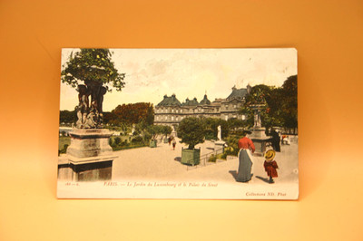 c1923 Europe Postcard Paris Street View Le Jardin du Luxembourg