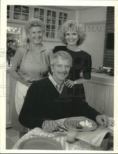 Press Photo Actress Florence Henderson with co-stars in show portrait