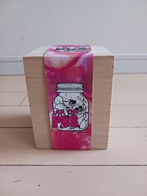 JAR OF PUS Liquid Pus PUSHEAD 2001 FEWTURE MODELS skull figure Red