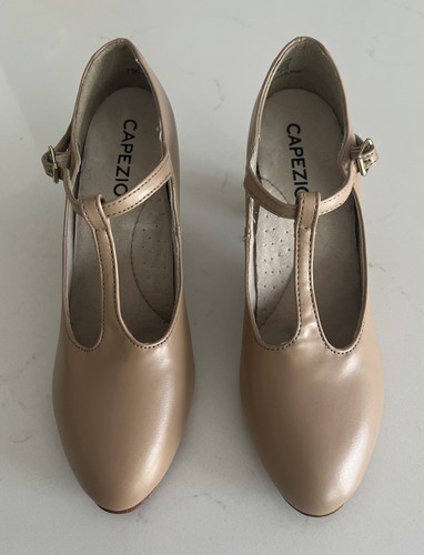 Capezio Tan Dance/Character Shoes w/Leather Sole, 2” Heel & Strap Size 5 1/2