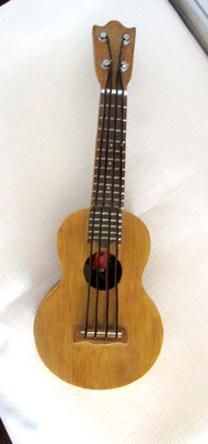 CONTAINER FOR GUITAR, BASS, UKULELE PICKS ETC.-UKULELE SHAPED DESIGN-PRE-OWNED