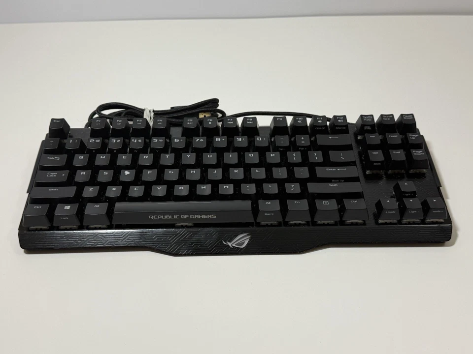 Asus ROG CLAYMORE MA01 Mechanical Gaming Keyboard Good Condition Used - Image 3 of 4
