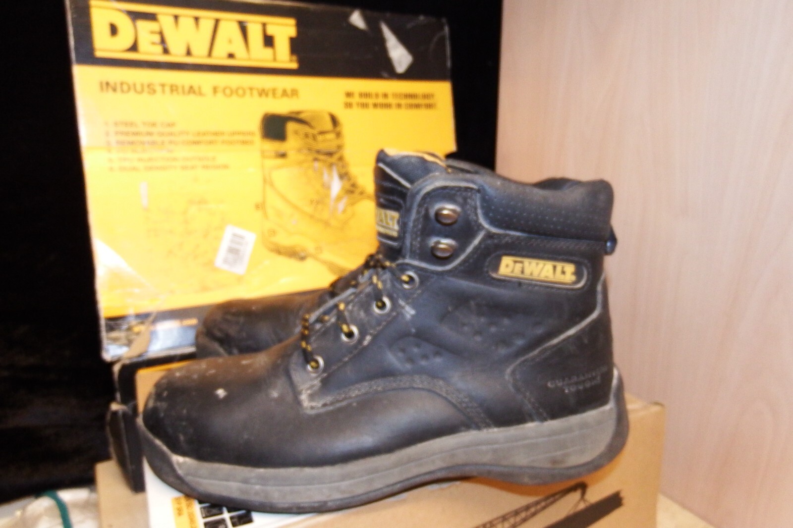 Dewalt Bolster Black Leather Steel toe safety boots UK 7 / EU 41 AA73