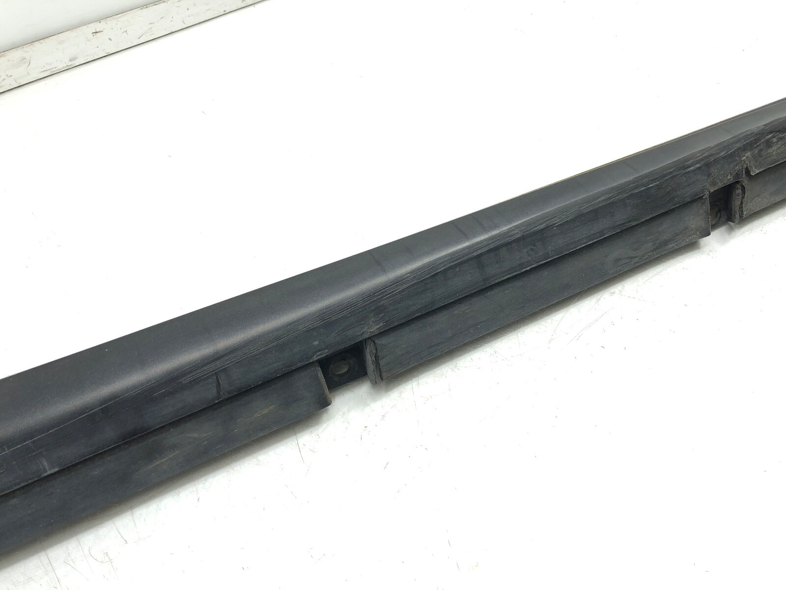 2014-2022 MASERATI GHIBLI RIGHT PASS SIDE SKIRT ROCKER PANEL OEM BIANCO WHITE.