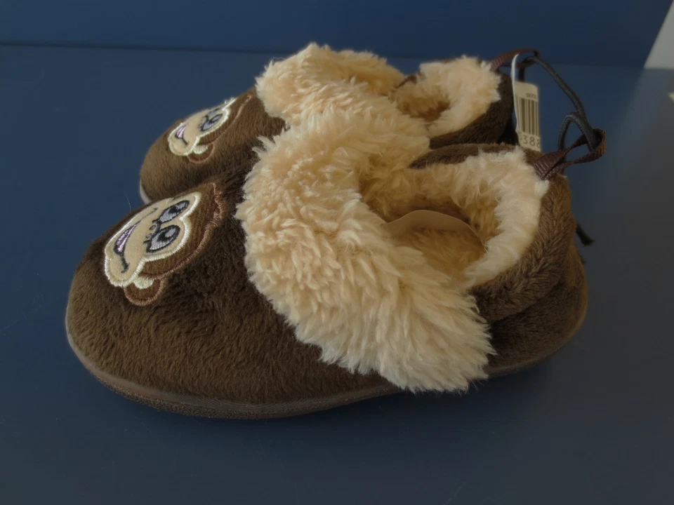 NUEVAS pantuflas para niños pequeños *5/6* (18-24 meses)* o niños talla 9/10 MONKEY marrón flecosas Foto 2 de 2