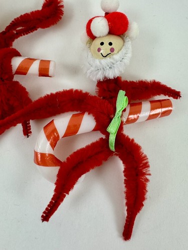 Limpiador de pipa de chenilla de Papá Noel MCM 2 adornos navideños bastón de caramelo vintage - Imagen 4 de 6