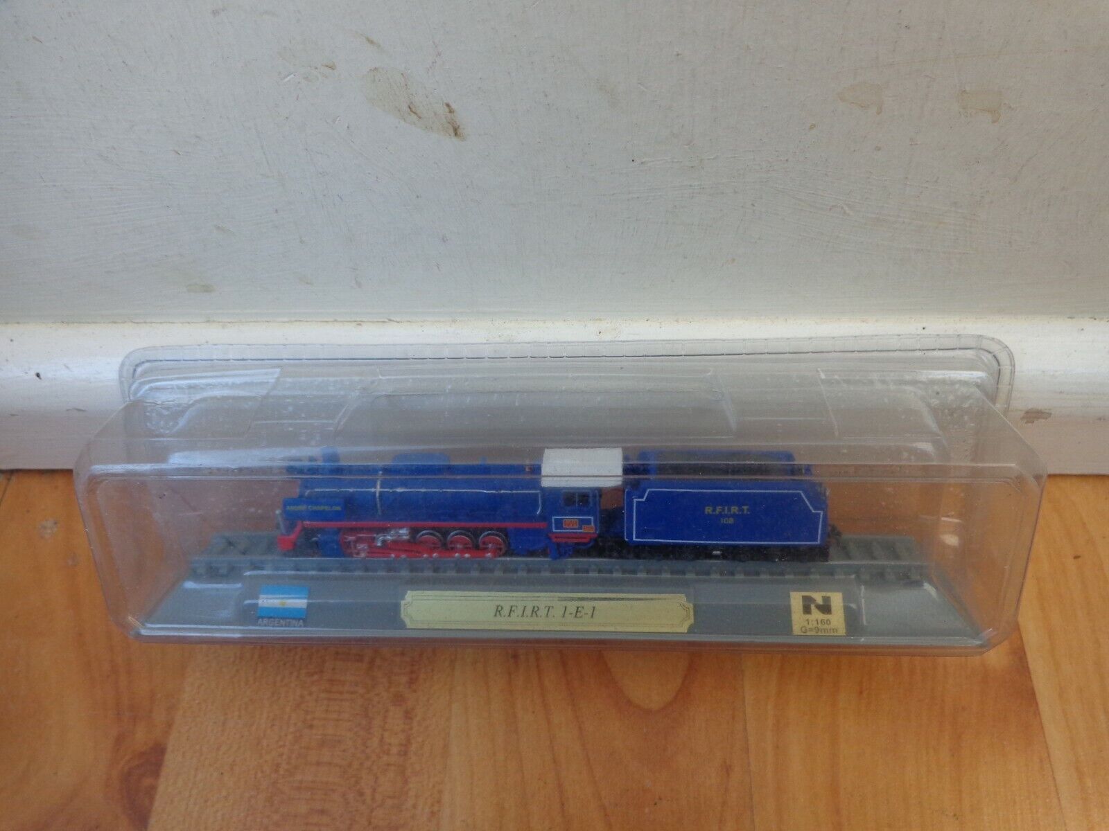 Picture 1 of 2