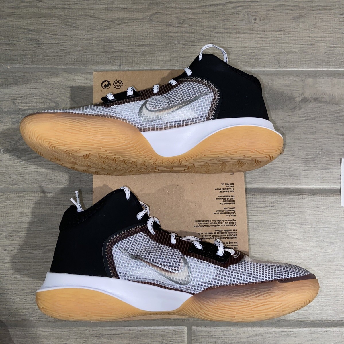 シューズ(男性用) kyrie4 triple black 28cm GS) Nike Kyrie 4 'Triple Black' AA2897-008