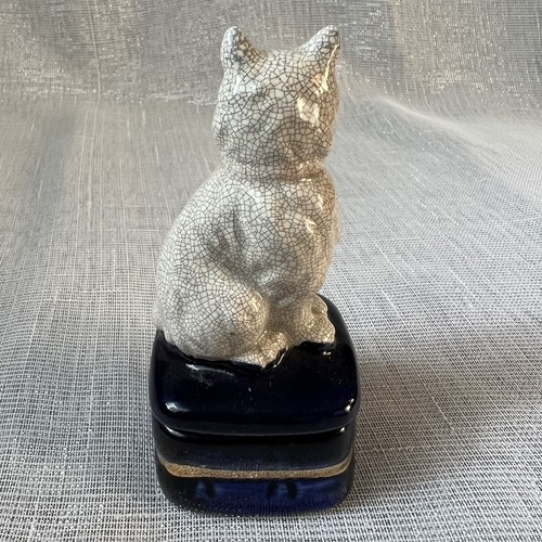 Vintage Japanese Style crackle glaze  white Cat pill box trinket box - Picture 4 of 10
