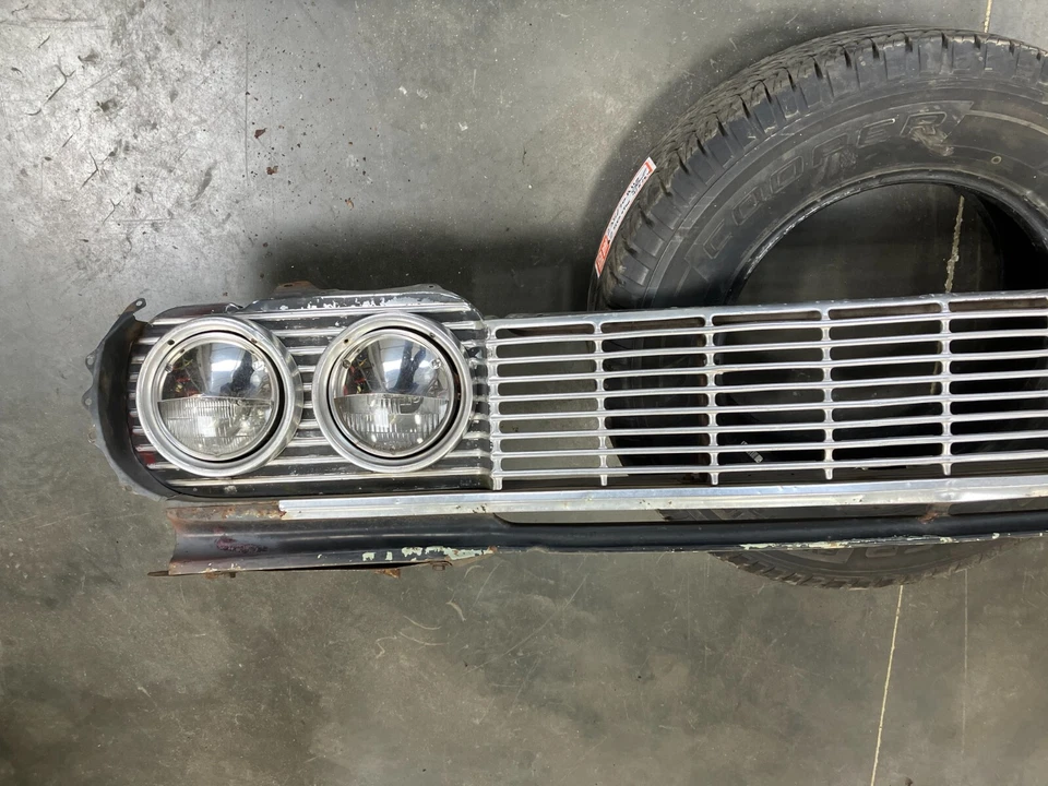 Chevrolet Impala 1964 conjunto de parrilla completo con relleno de parachoques usado Foto 2 de 4