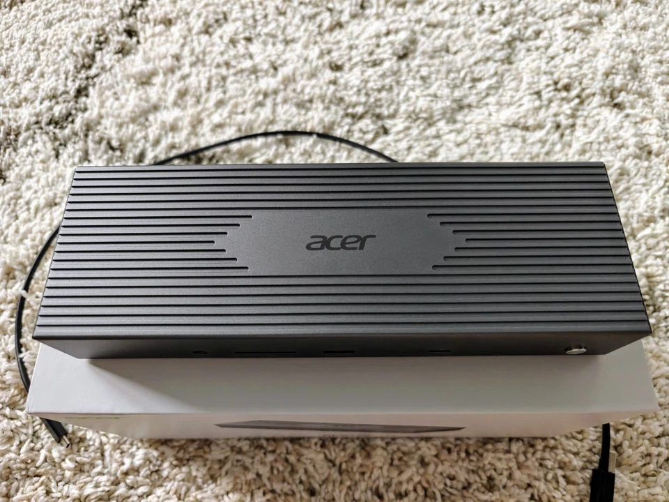 Estación de acoplamiento Acer ODK490 16 en 1 8K Thunderbolt 4 Foto 2 de 4