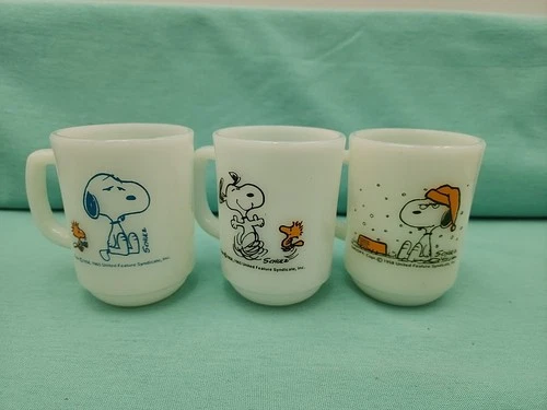 Vintage Snoopy Peanuts Mug Fire King Milk Glass Woodstock 1965 Set Of 3 Mugs