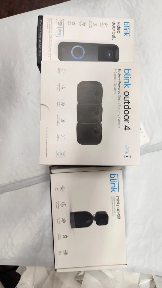 NUEVO Paquete de 4 sistemas de cámara de seguridad para el hogar Blink exterior/interior + video timbre Foto 2 de 3