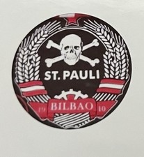 ST.PAULI ULTRAS PIN BADGE,GILT METAL MOUNT,CLEAR-VIEW COVER.BILBAO/CATALAN.