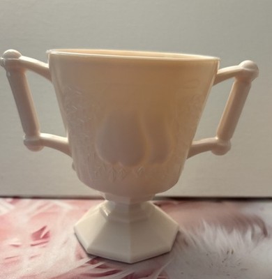 JEANETTE SHELL PINK MILKGLASS BALTIMORE PEAR SUGAR BOWL, APPROX. 5'' HIGH