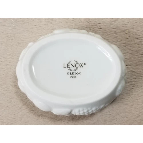 Lenox Jewelry Trinket Box 3 1/4" Color Ivory Gold Trim Year 1998 Vintage - Picture 10 of 12