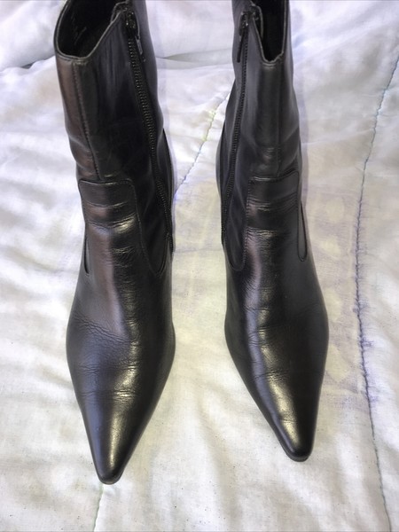 black ankle boots size 4