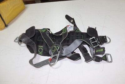 S/M  Miller SPERIAN  Safety Full Body Harness 070147