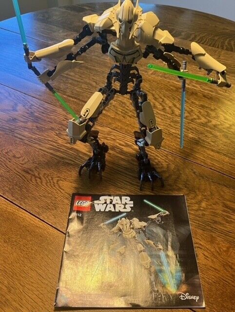 Lego 75112 Star Wars General Grievous buildable figure with instruction booklet.