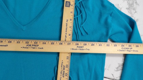 Vince Camuto Turquoise Blue V-Neck Fringe Knit Sweater Pullover Size Medium - Picture 11 of 15