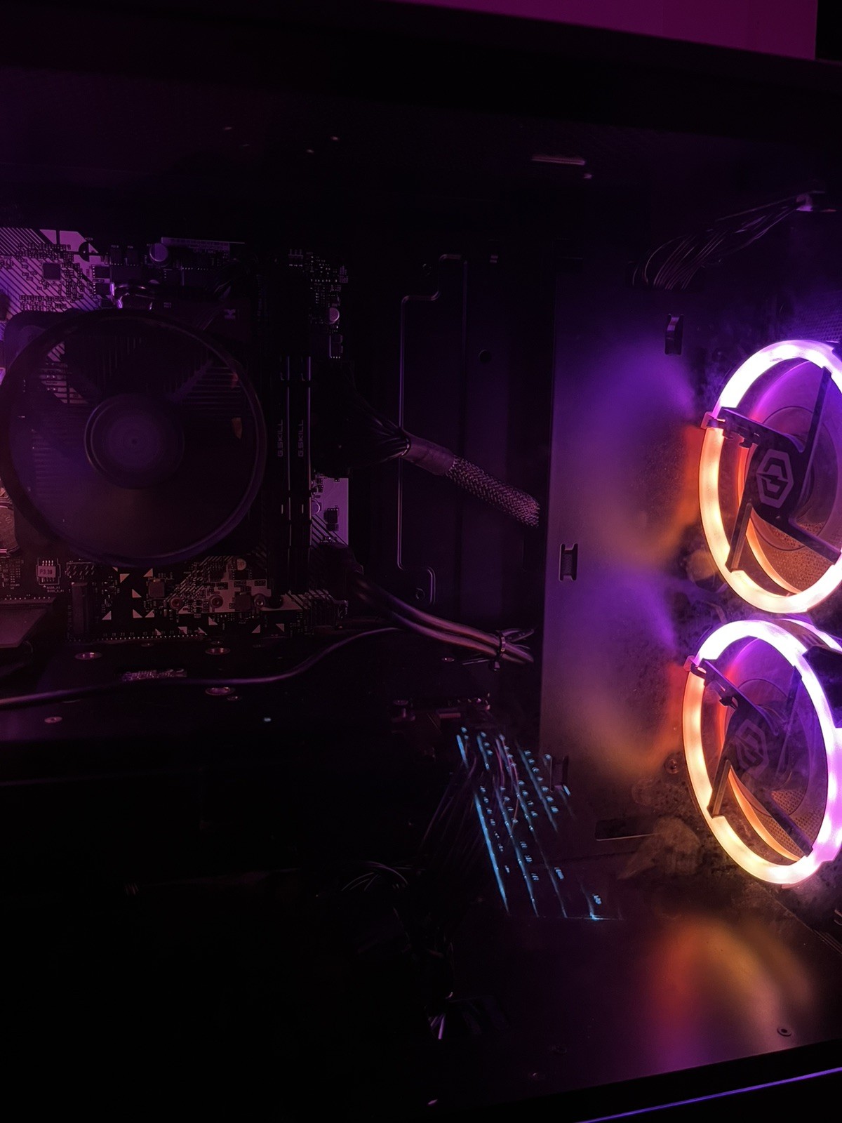 Cyberpower Gaming PC Ryzen 3 2300X 16GB RAM 256GB NMVe+1TB HDD W/ Radeon RX 570