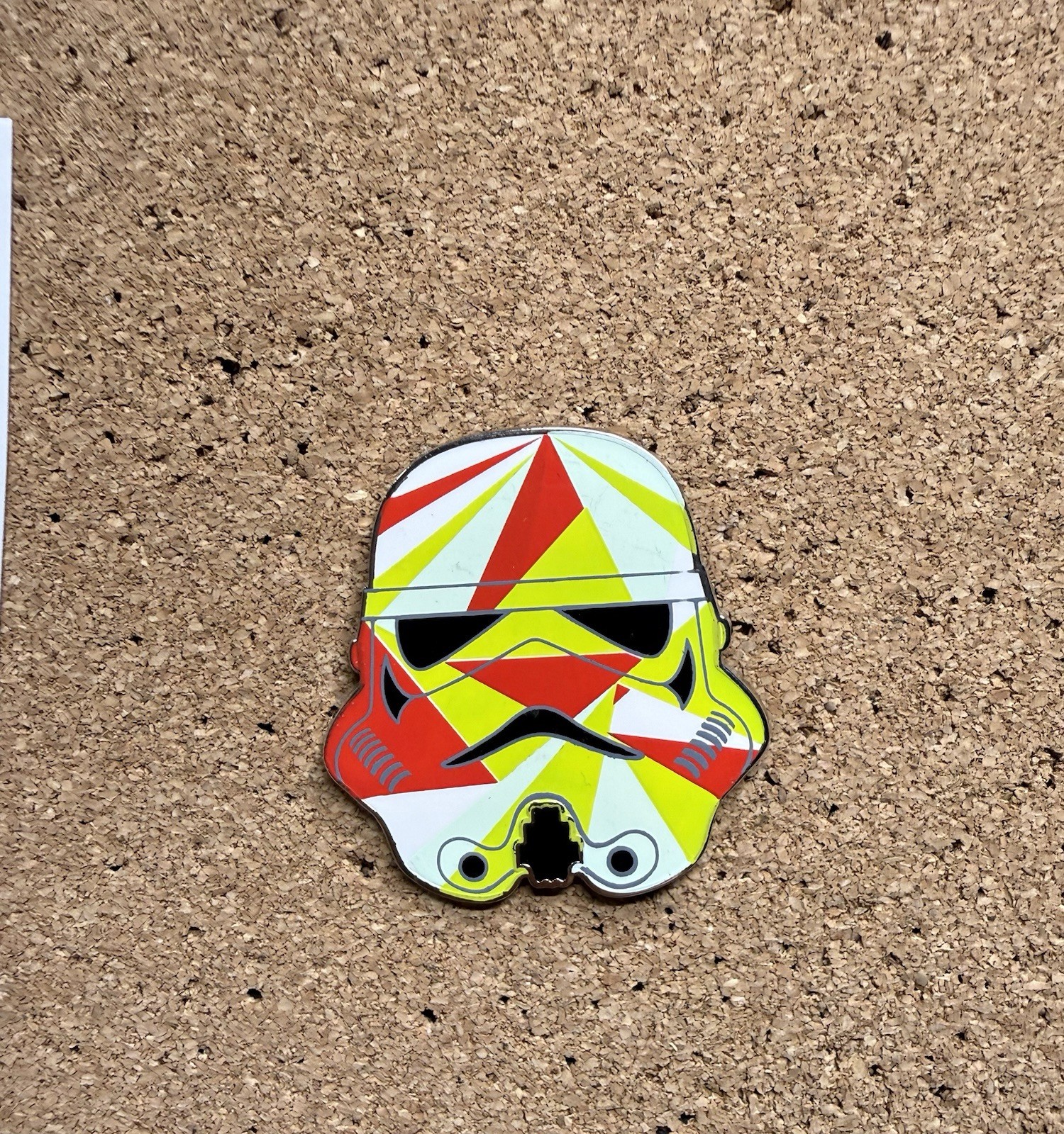 2016 Disney Star Wars Stormtrooper Helmets Pin Helmet Red And Green Triangles