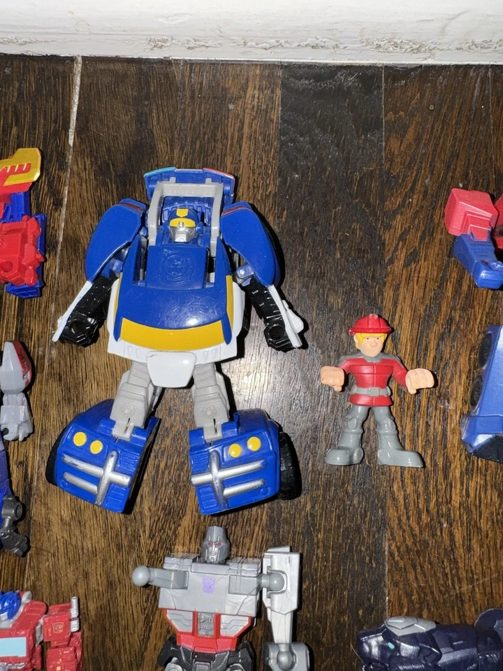 Hasbro Takara Transformers Various Action Figure Toy Lot Of 12 Optimus BumbleBee - Image 3 of 4