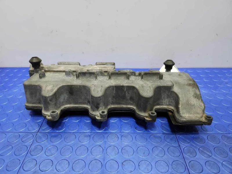 Cubierta de válvula de motor Mercedes Benz 2,6 L lado derecho del pasajero OEM 1120100430 Foto 4 de 4