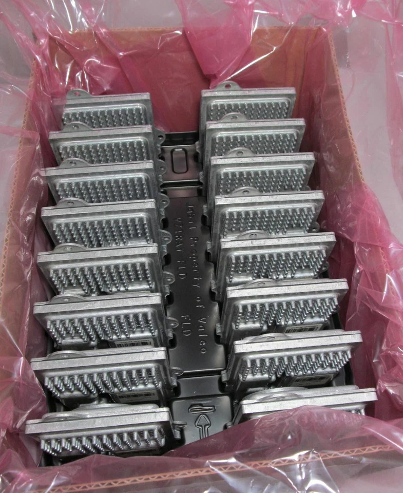 NEW EOM CADILLAC ESCALADE 2015-2017 LED HEADLIGHT CONTROL MODULE/ ECU L90051949 - Image 3 of 4