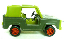 VINTAGE TOOTSIETOY GREEN TOY JEEP JEEPSTER MADE IN USA 6 1/2 INCHES LONG