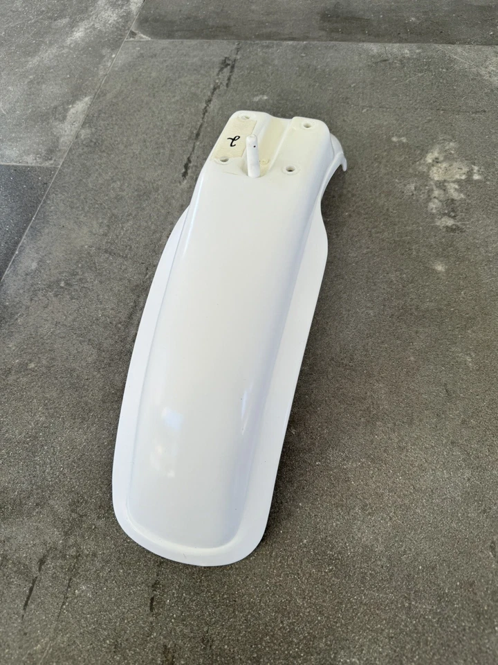 Guardabarros delantero usado Yamaha 1982 1983 1984 YZ50 YZ60 OEM #5X7-21511-00 Foto 2 de 4