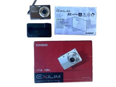 Casio Exilim EX-Z700 7.2 MP Digital Camera mit OVP