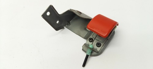 Volvo V40 1,8 - Motorhaube Hebel Griff Motorhaubeöffner Motorhaubengriff (06)