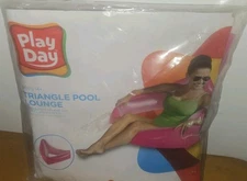 PLAY DAY DUAL PURPOSE INFLATABLE TRIANGLE POOL LOUNGE OR SWIM RING  100% PVC NEW
