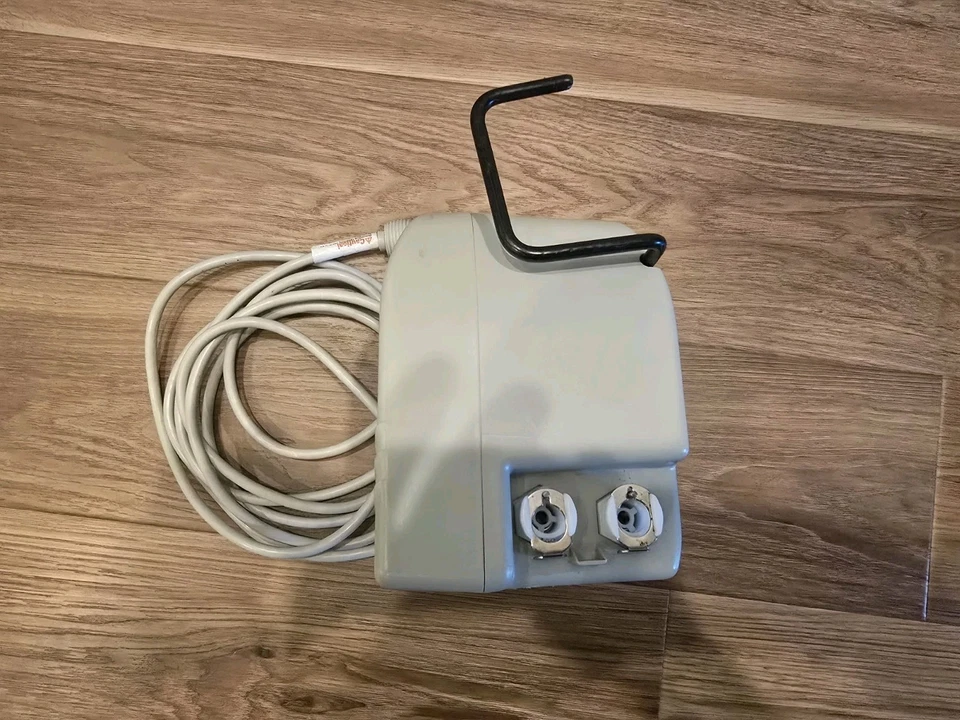 VasoPress Mini Supreme DVT Pump VP500DM with New Tubing & Medium Calf Garment - Image 3 of 4