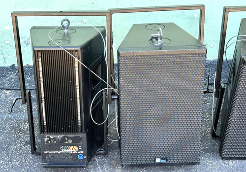 Meyer Sound UPA-1P Compact Wide Coverage Loudspeaker W/Bracket (ONE) THS