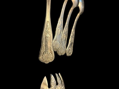 Set Of 5 Vtg Classic Shell Dessert Spoons & Berry Serving Spoon Embossed Ornate - Picture 8 of 10