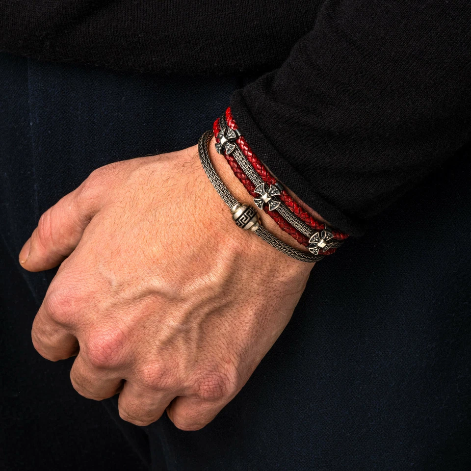 Pulsera de cuero con cruz de plata de ley, pulsera artesanal Axion, joyería para hombre Foto 2 de 4