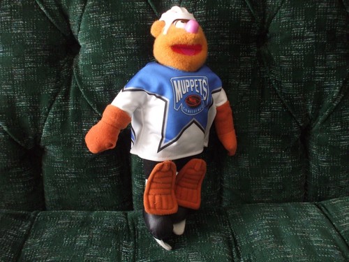 11" Muppets NHL Conference plush Fozzie McDonalds of Canada - Picture 5 of 5