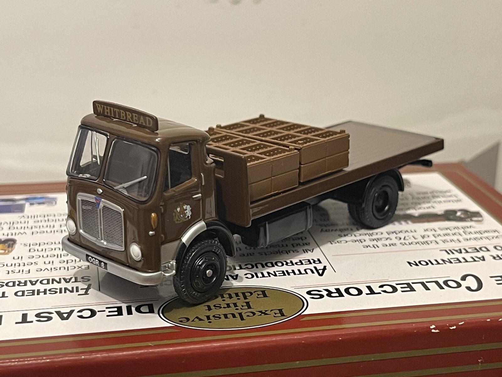 EFE 34802 AEC MKV Mantador Flatbed Whitbread Brewery 1/76 OO Gauge