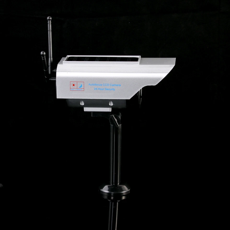 Solar Home Security Dummy Camera Detective Flashing Red Light  Fake CCTV Bullet - Image 3 of 4