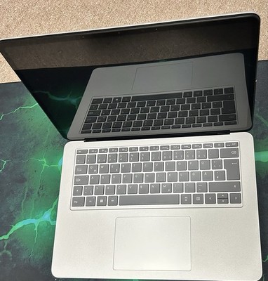 Microsoft Surface Laptop Studio 14,4 Zoll (512GB SSD, Intel Core i5-11300H,...