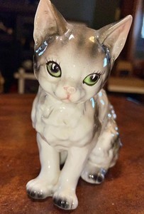 Vintage Lefton Striped Kitty Cat Figurine Japan MCM Ceramic 80219