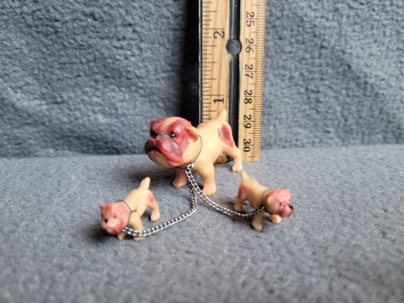 Vtg Bull dog Mama with 2 Puppies On Chain Leash 
