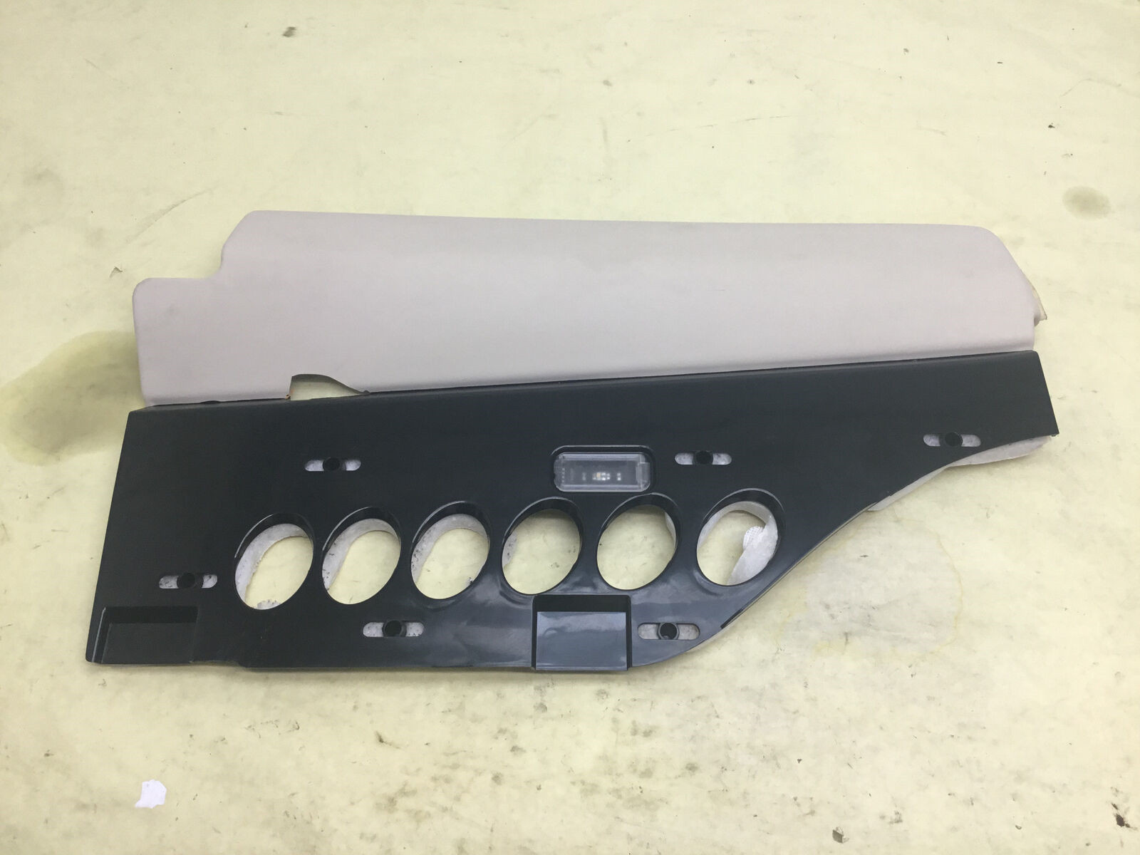 13-18 Bentley Flying Spur W12 Front Right Dash Knee Trim Panel Cover :Y