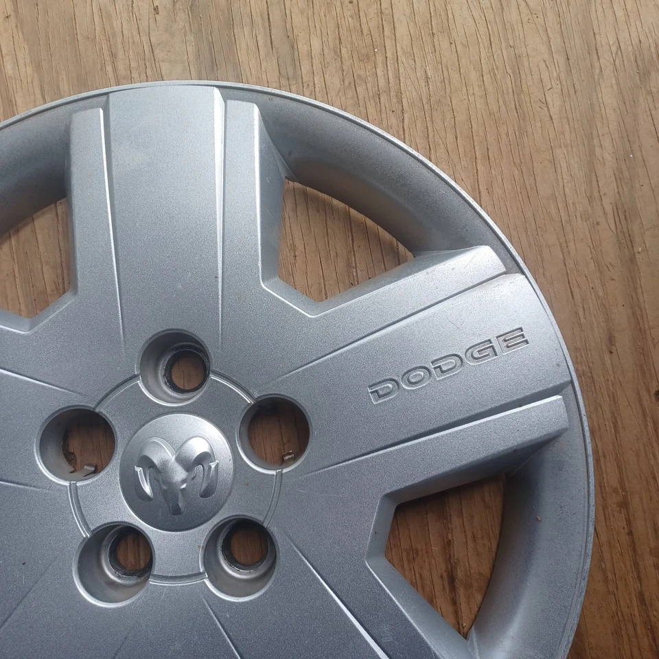 Calota Dodge Avenger 2008-2011 serve para roda 16" 05272552AA, 8029 01 - Imagem 3 de 4