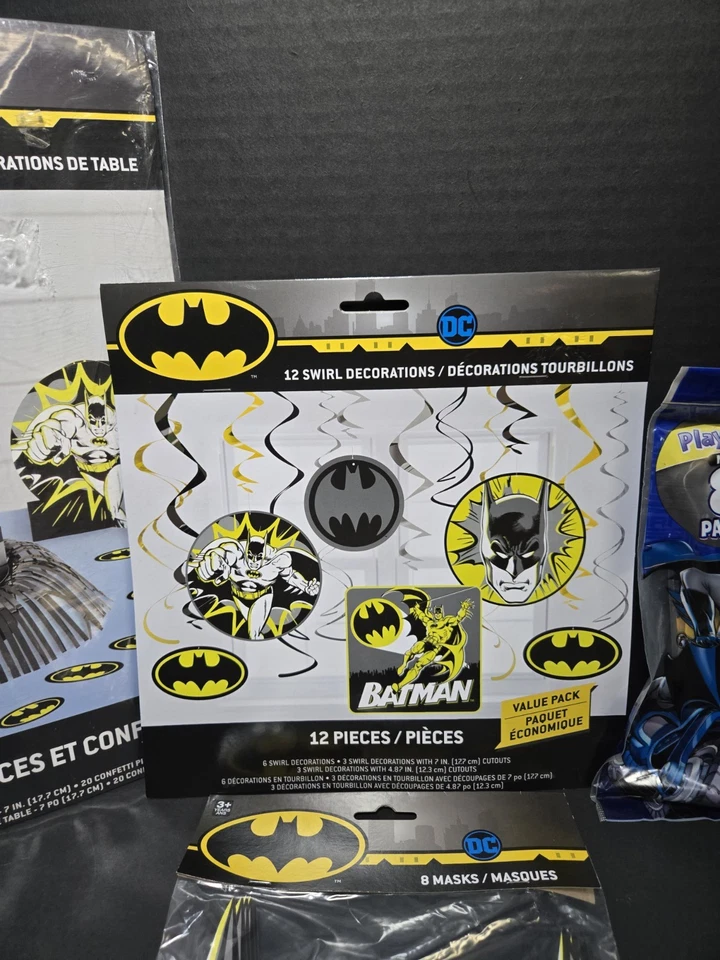 DC Batman 8 Count Party Coloring Book, Crayons, Masks, Table decorations & more - Image 3 of 4