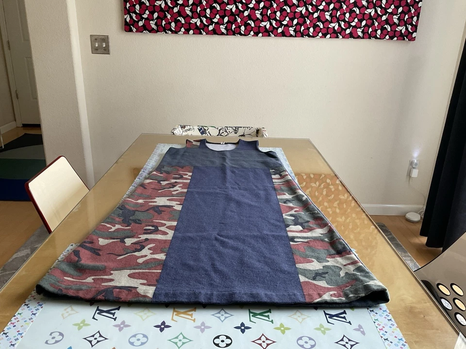 VESTIDO LARGO MEDIO COMME DES GARÇONS LANA (IMPRESIÓN CAMUFLAJE) Foto 4 de 4