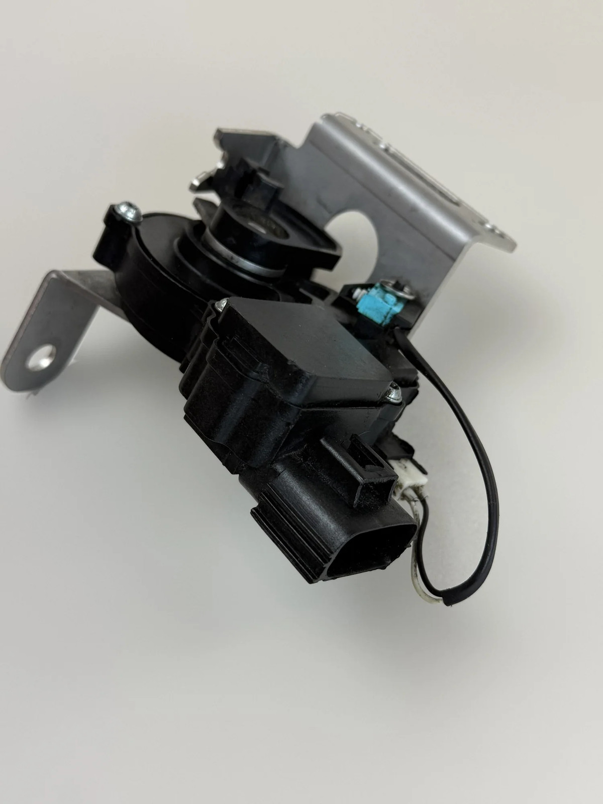 McLaren 540C 2016-2021 Hood latch cover