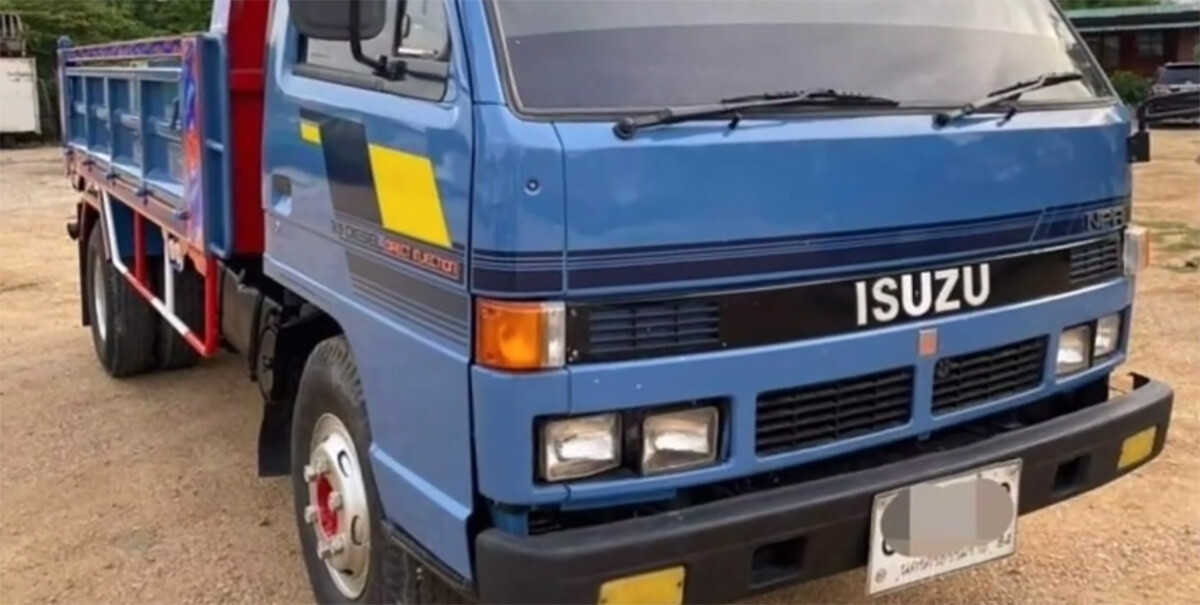 Right Corner Light Lamp 12V Fit Isuzu ELF NKR57 NHR NPR57 1985